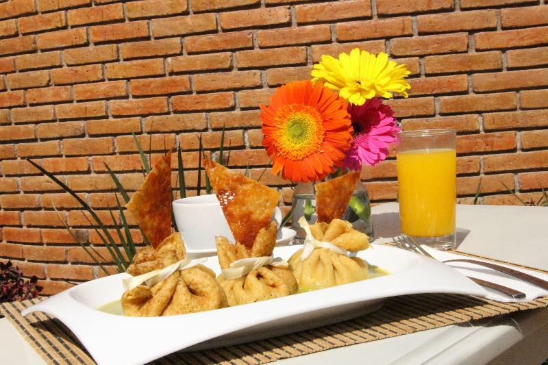 Xoxula By Inmense Hotel โชลูลา ภายนอก รูปภาพ